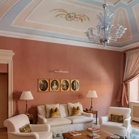 Passalacqua Hotel
